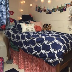 Twin XL comforter and pillow sham